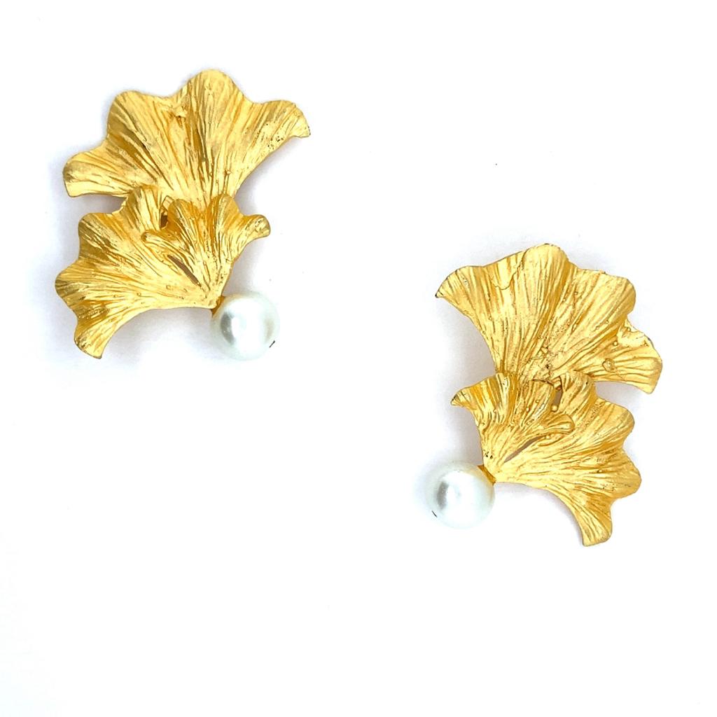 Sebi (Pearl) Statement Earrings